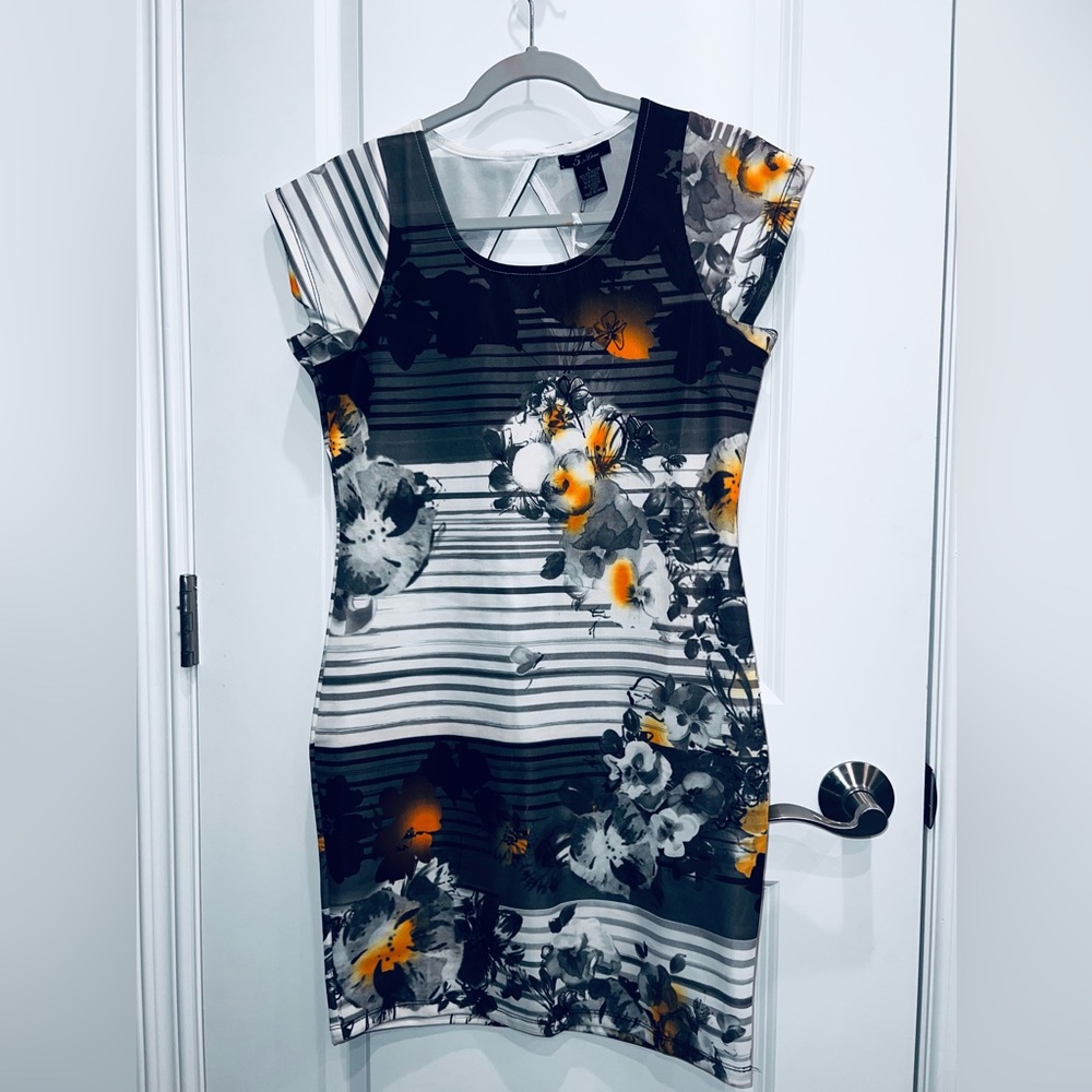5th & Love Woman’s Cap Sleeve Bodycon Floral Dress Size Large